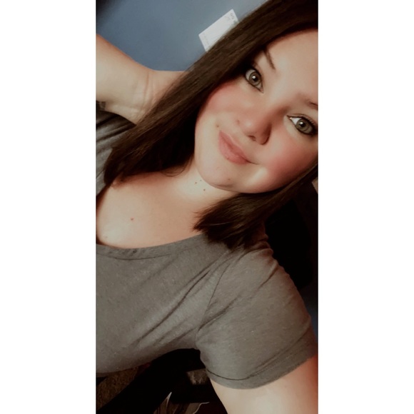 Meet your Posher, Demi - Picture 1 of 1